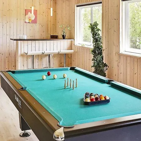 Sildestrup Sleeps 18 Pool Wifi * Bøtø By