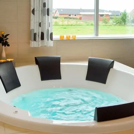 Sildestrup Sleeps 18 Pool Wifi Ferienhaus